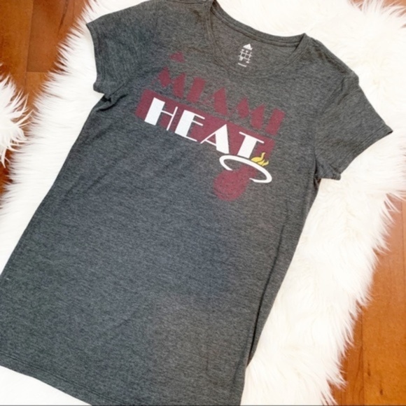 Women’s Adidas Miami Heat women’s T-shirt size L - Picture 1 of 3